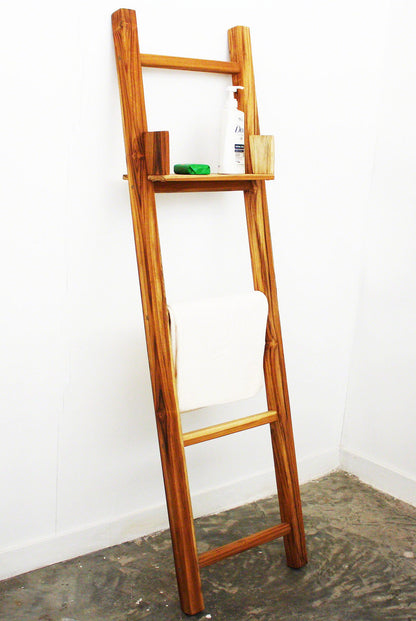 Haussmann® Teak Teak Towel Ladder 18 x 64 in H Adj Shelf Teak Oil